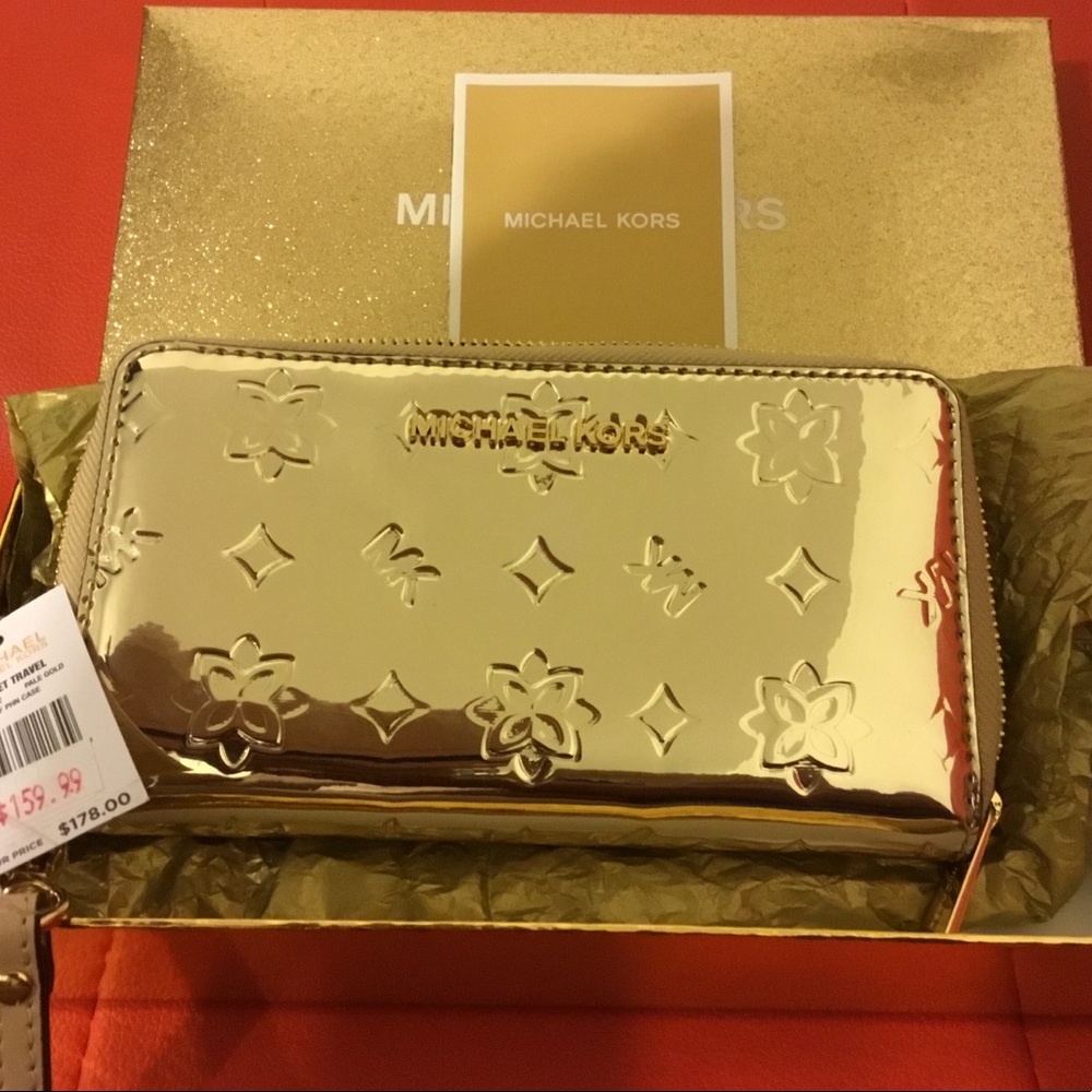 NWT Michael Kors Large Bright Gold Wrislet
